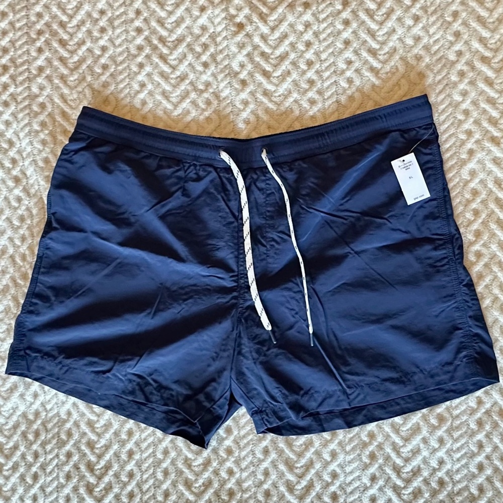 NWT Gap mens navy blue swim shorts, mesh lined, size XL, 4" inseam